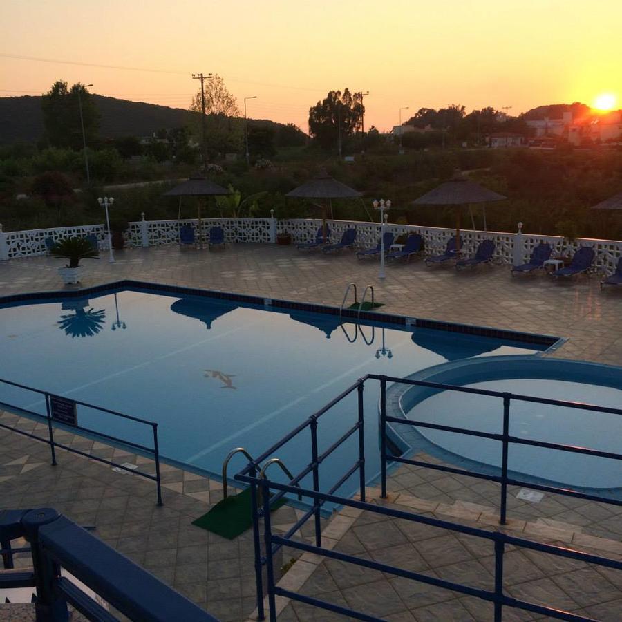 Gogas Palace Aparthotel Ammoudia Exterior foto